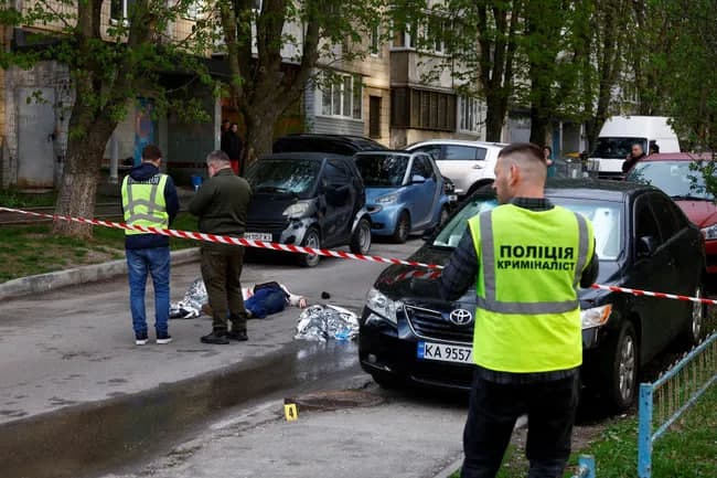 Киевдаги отишма: «Москвада туғилган шахс» ўт очди ва супермаркетда одамларни гаровга олди