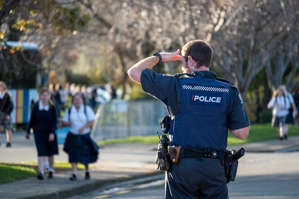 Yangi Zelandiyada politsiya xatosi sabab 11 yoshli qiz ruhiy kasalliklar shifoxonasiga joylashtirildi