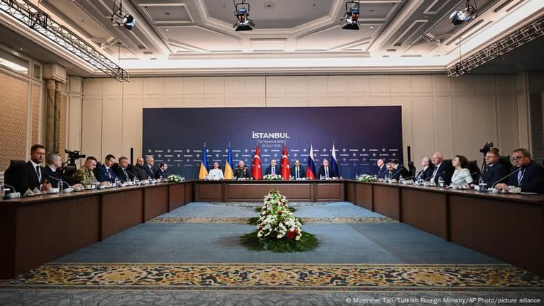 Россия и Украина провели третий раунд прямых переговоров в Стамбуле
