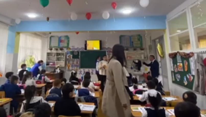 Toshkentda o‘quvchilar oldida o‘qituvchilarni haqorat qilgan maktab direktori ishdan bo‘shatildi