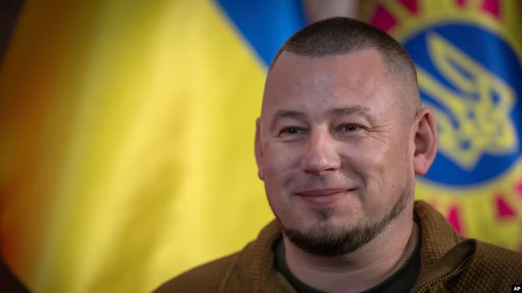 Ukraina prezidenti ofisidagilar ayollarni ham armiyaga majburiy jalb etish taklifi bilan chiqdi