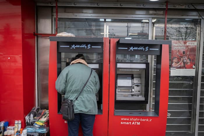 Eron 10 million riyollik banknotni muomilaga chiqardi