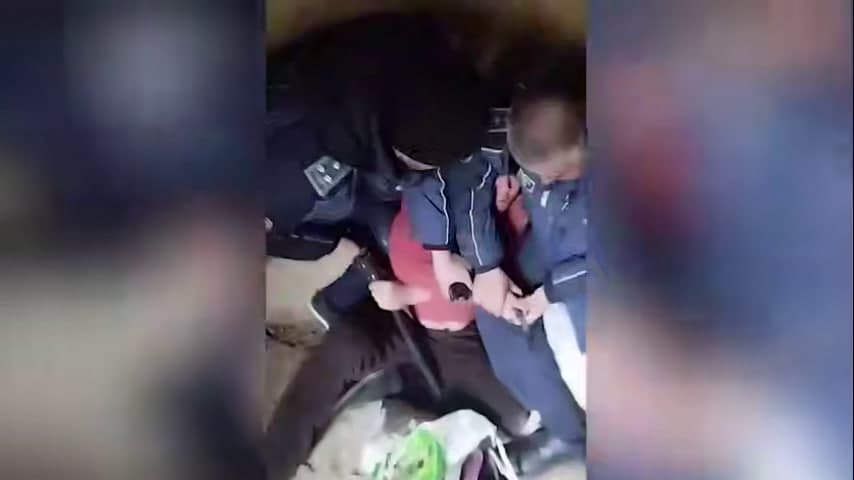 В Кашкадаре мужчина нанес ножевое ранение инспектору профилактики