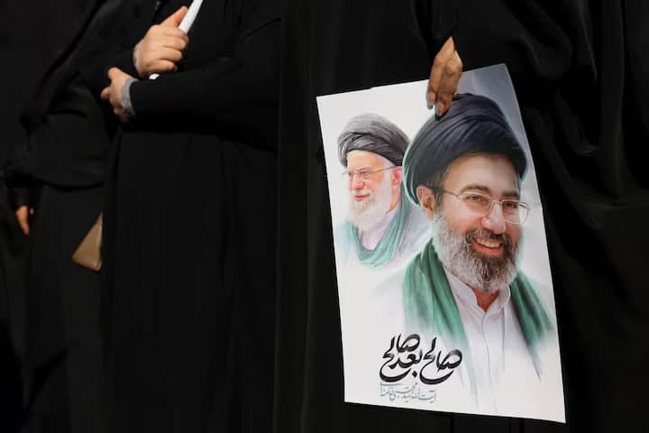 Reuters: Amerika razvedkasi Eronda rejim qulashi alomatlarini ko‘rmayapti