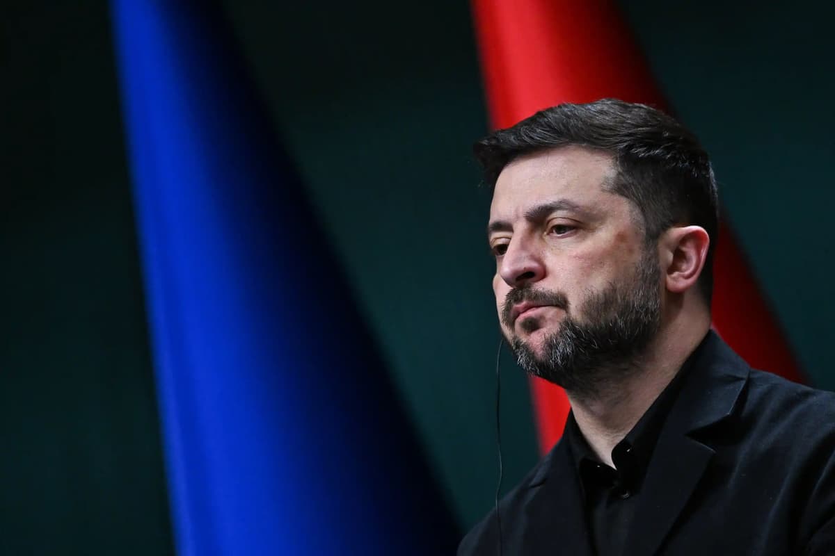 OAV Zelenskiy yana uch yillik urushga tayyorlanishni buyurgani haqida yozdi. Kiyev rad etdi