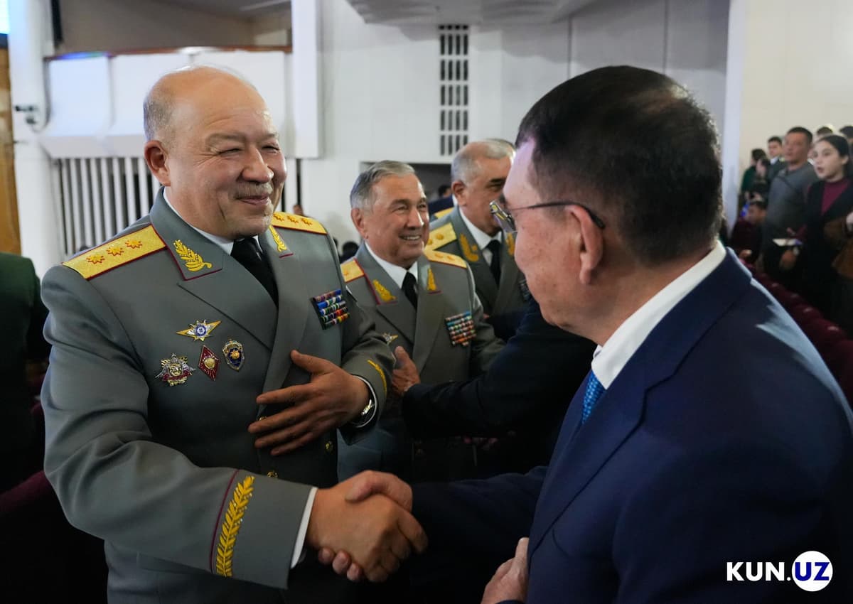 Fotojamlanma: Amaldorlar va harbiylar – Vatan himoyachilari bayramida