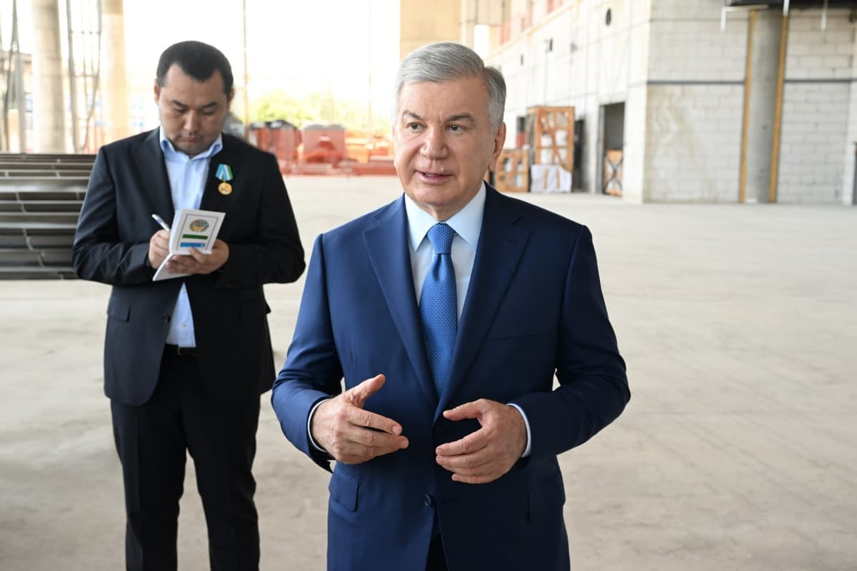 Shavkat Mirziyoyev Namangan aeroportini kengaytirish loyihasi bilan tanishdi