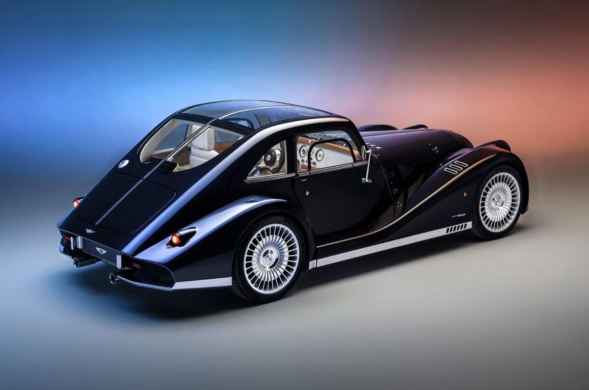 Morgan ko‘z uzish imkonsiz retro dizaynli avtomobilni taqdim qildi