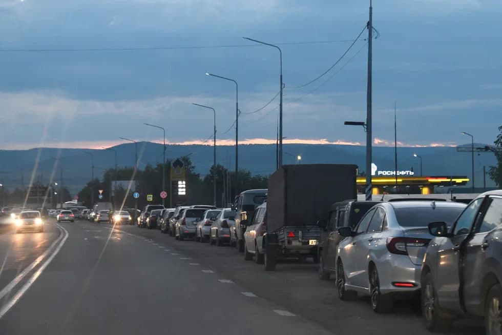 Байкалортида бензинга улкан навбат юзага келди
