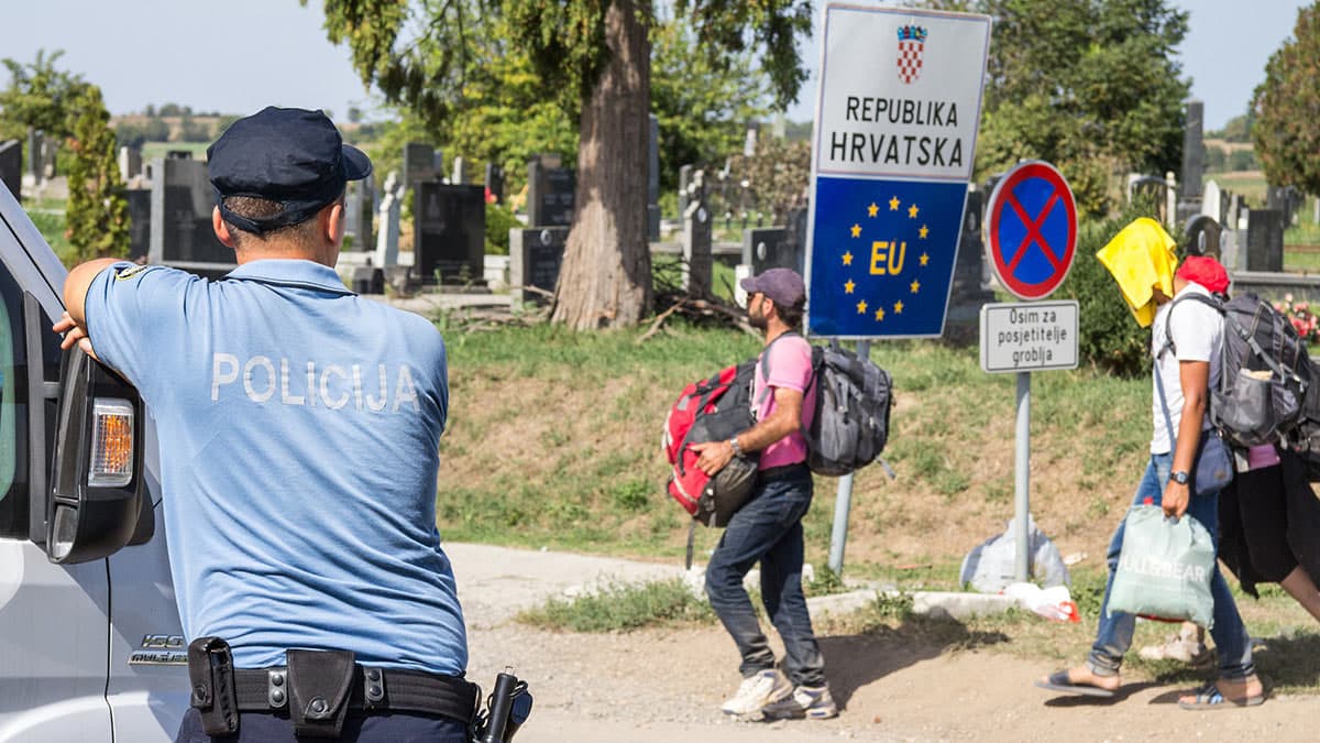 YeI migrantlar bo‘yicha qonunchilikni yanada qat’iylashtirmoqda