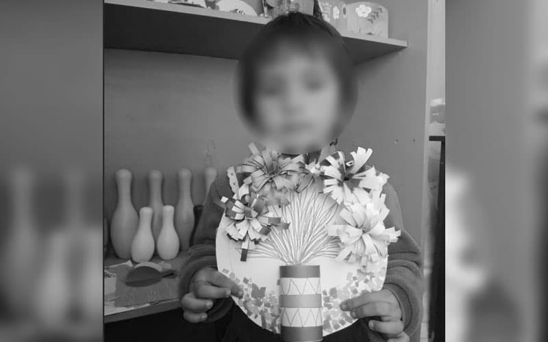 Машинада унутиб қолдирилган боғча боласи димиқиб вафот этди. Бу Қашқадарёда бир йил ичидаги иккинчи шундай ҳодиса