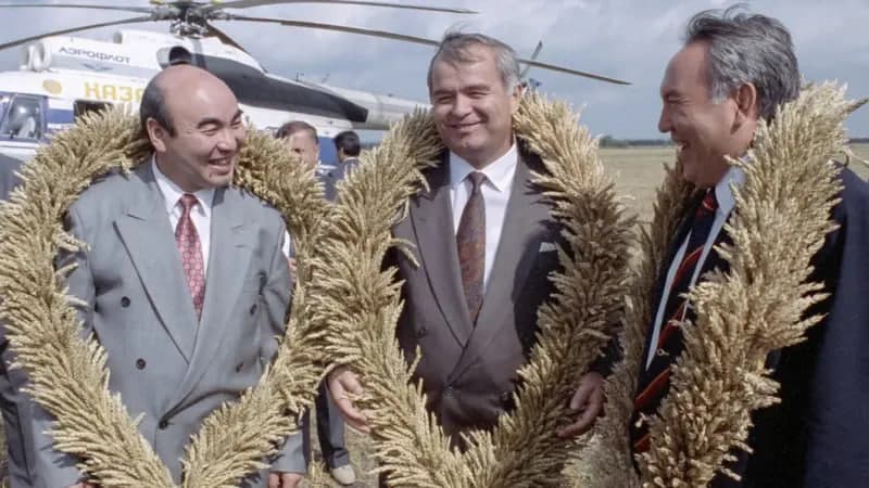 «Я бы поставил Исламу Каримову памятник в Кыргызстане» — Аскар Акаев