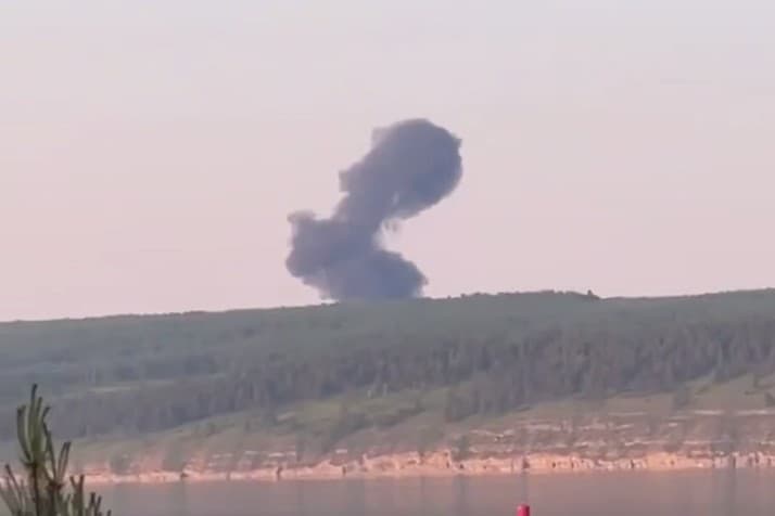 Rossiyada Tu-22M3 bombardimonchisi halokatga uchradi