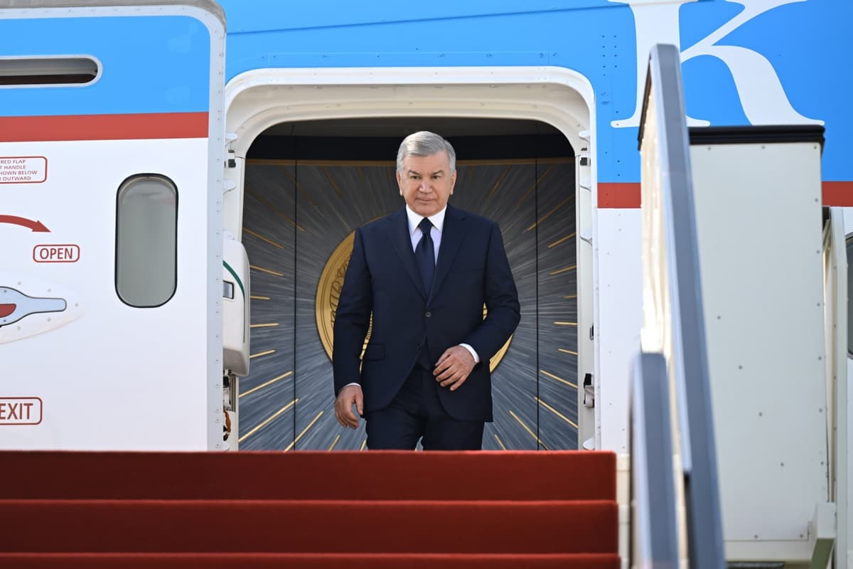 Президент Узбекистана прибыл в Катар