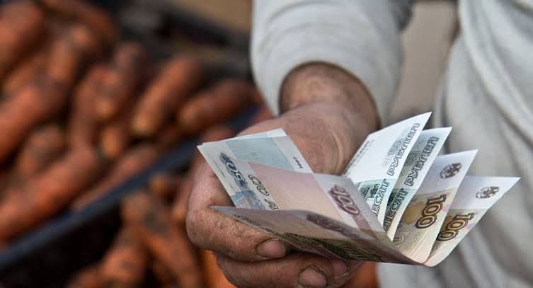 В России предложили взимать комиссию с денежных переводов мигрантов