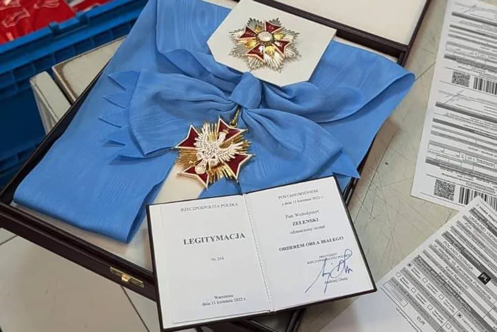 Киев ва Варшава ўртасида – «орденлар уруши» кетмоқда