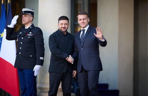 Makron: Zelenskiy G7 sammitida ishtirok etadi