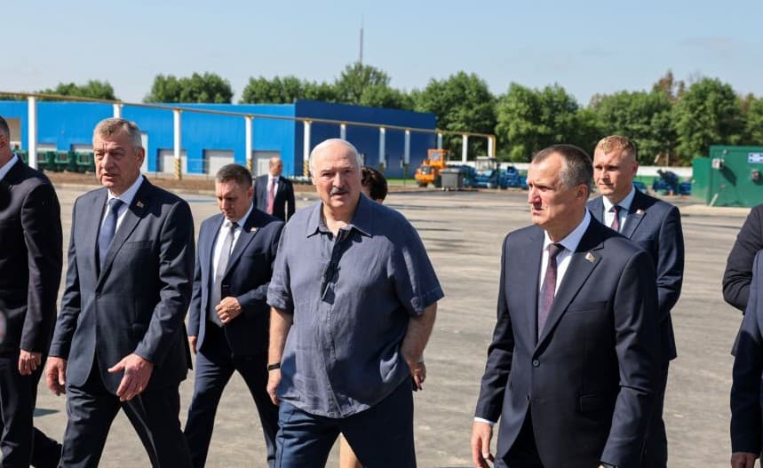 Лукашенко мигрантларни Беларусга жалб қилиш шартларини тушунтирди