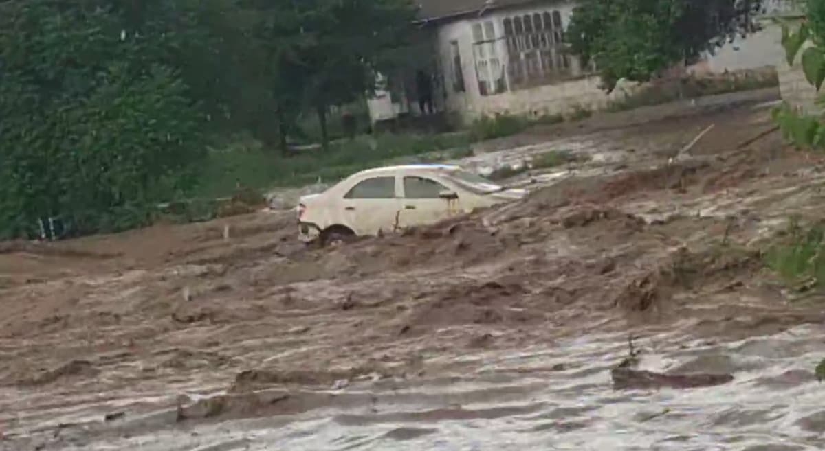 Navoiyda kuchli sel keldi. Talafotlar bor
