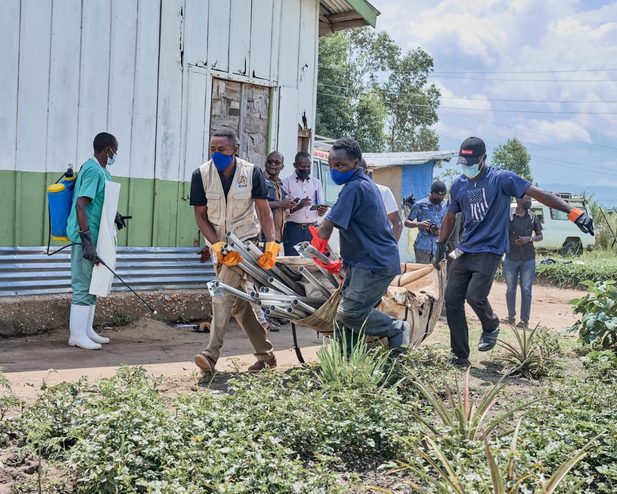 Ebola yangi shtammiga qarshi vaksina faqat olti-o‘n oydan keyin tayyor bo‘ladi – JSST