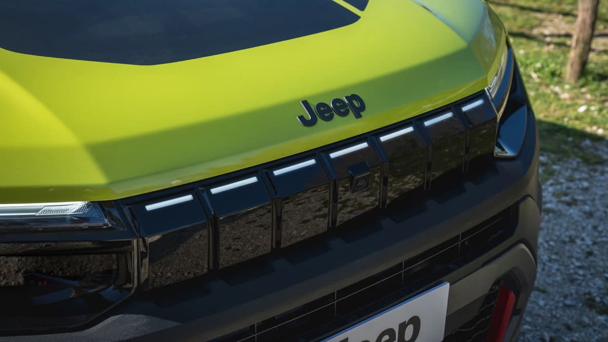 Jeep bir milliondan ortiq avtomobilni qaytarib olmoqda