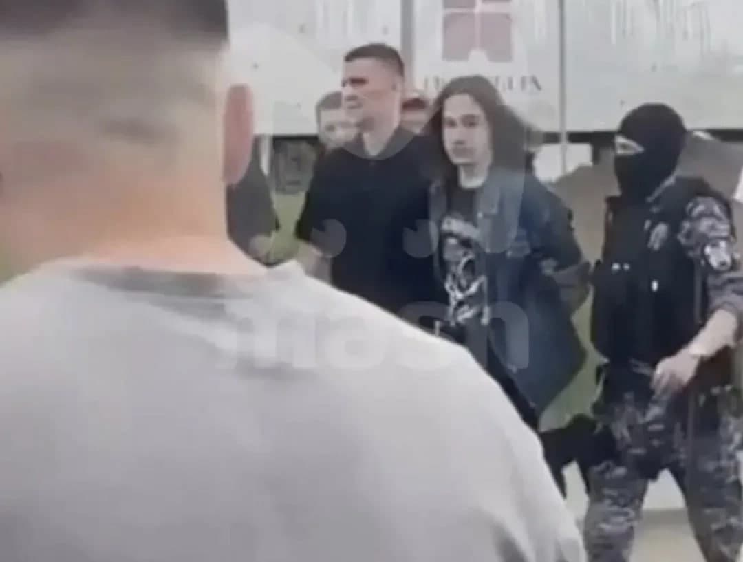 «Shunchaki yashash jonimga tegdi». Krasnodarda 19 yoshli talaba odamlarga pichoq bilan hujum qildi