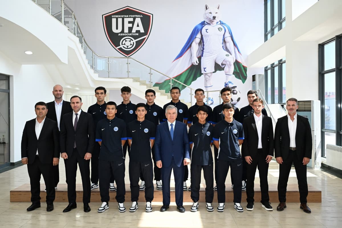 Prezident “Navbahor” futbol klubining akademiyasida bo‘ldi