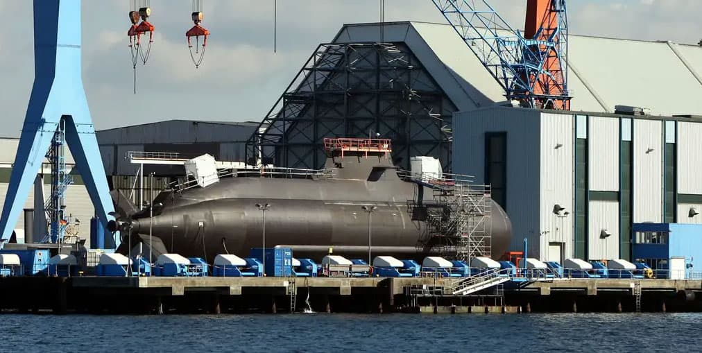 Канада Германиядан 12 та замонавий сувости кемасини сотиб олади