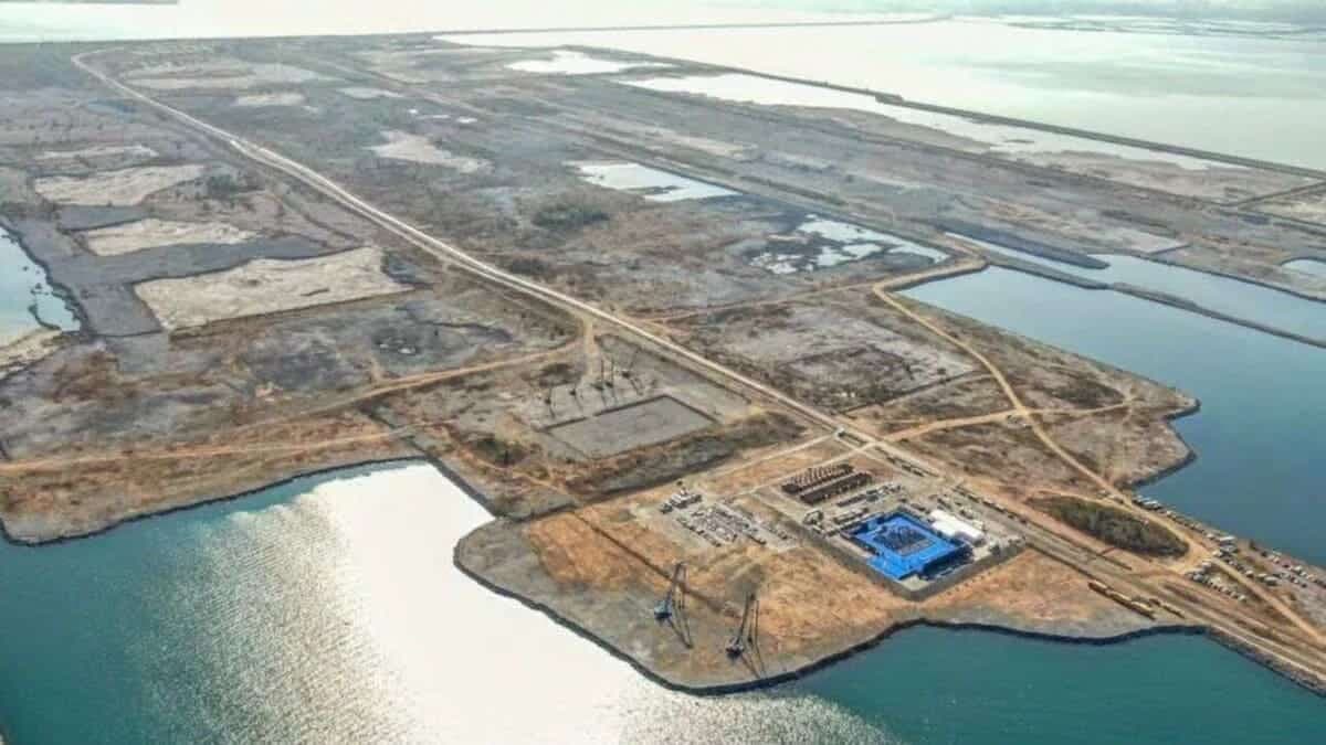 Xitoy dengiz o‘rtasida dunyodagi eng yirik aeroportni qurmoqda