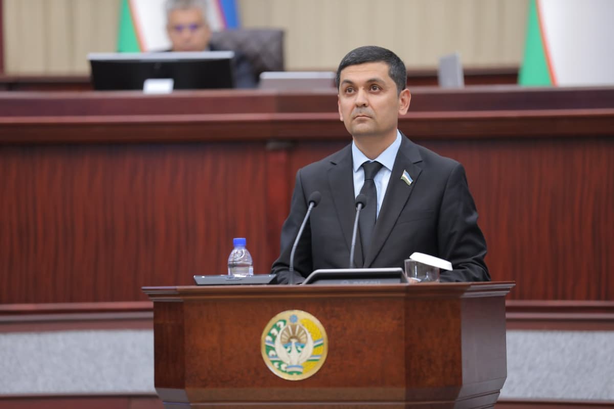 Bill on wage delay compensation advances to Senate