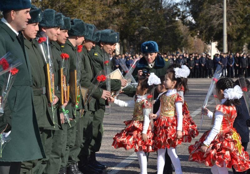 Toshkent viloyatida harbiy xizmatchilarni kuzatish marosimi bo‘lib o‘tdi