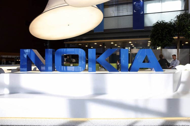 Nokia besh kamerali smartfon ishlab chiqarmoqda