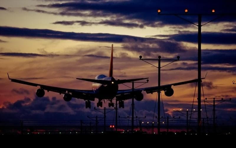 Chiroq o‘chib qoldi. Dunyodagi eng yirik aeroport ham elektr energiyasi bilan bog‘liq muammoga duch keldi