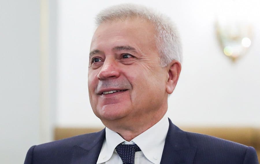 “Lukoyl” prezidenti Vagit Alekperov bir kunda 900 million dollarga boyidi