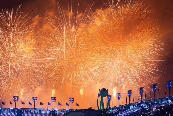 Fotojamlanma. Qishki Olimpiadaning yopilish marosimi