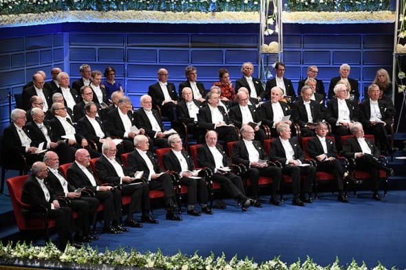 Fotojamlanma: Nobel mukofoti sovrindorlari qirol tomondan taqdirlandilar