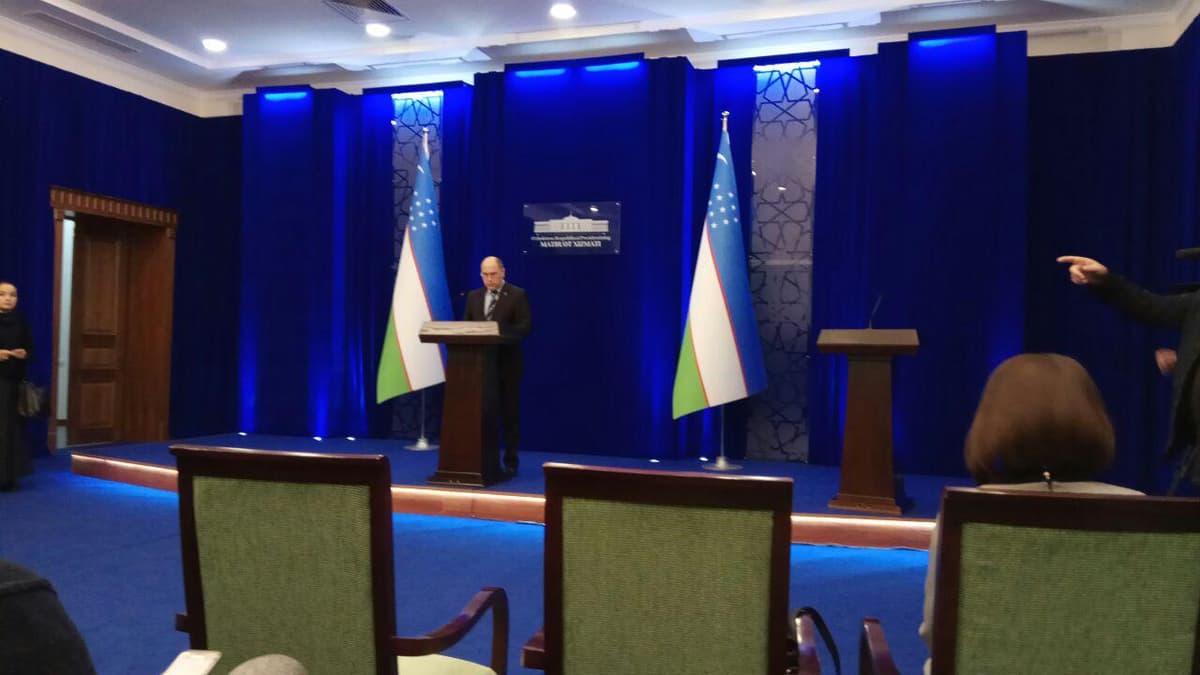 Prezident matbuot xizmati jurnalistlar uchun ilk marta brifing tashkil etdi
