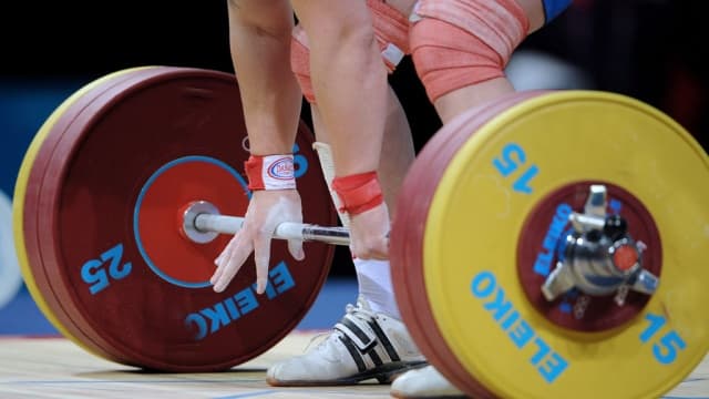 Shavkat Mirziyoyev og‘ir atletikachilarni mukofotladi