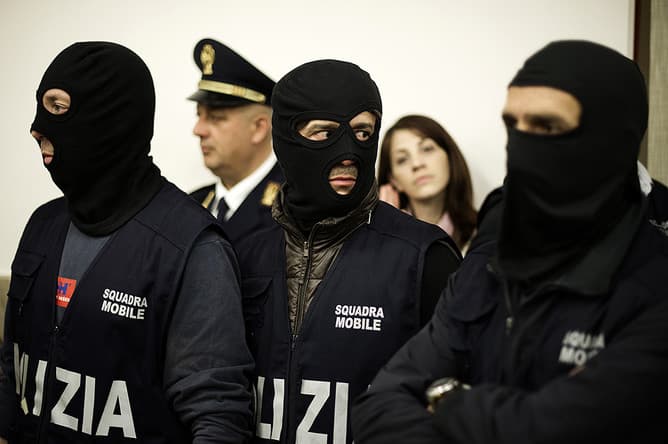 «Mafiyaga ov». Italiyada 48 kishi qo‘lga olindi