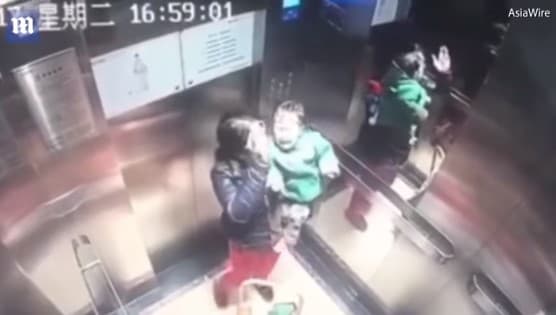 Хитойда энага унга ишониб топширилган болани аёвсиз дўппослади (видео)