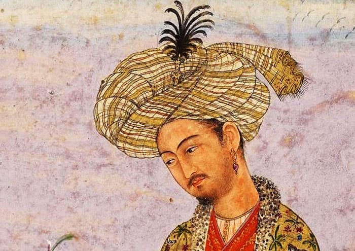 Zahiriddin Muhammad Bobur sharob ichish, sotish, olish va saqlashni rasman taqiqlagan