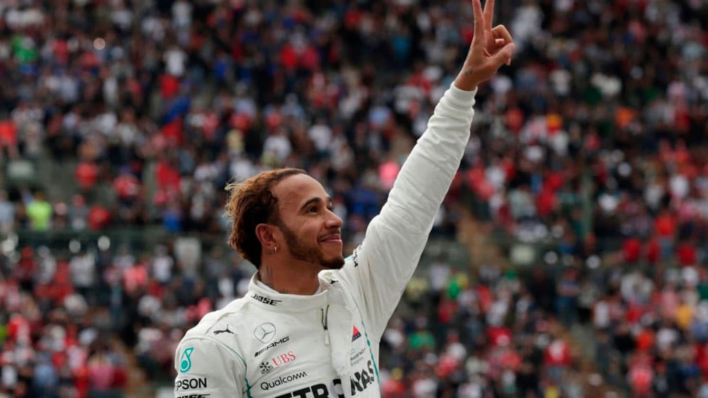 Lyuis Hemilton “Formula-1”ning oxirgi bosqichida ham g‘alabaga erishdi