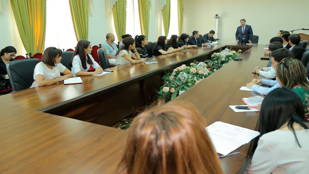 Adliya vazirligining yangi loyihalarida ishtirok eting va xorijga sayohatga qiling