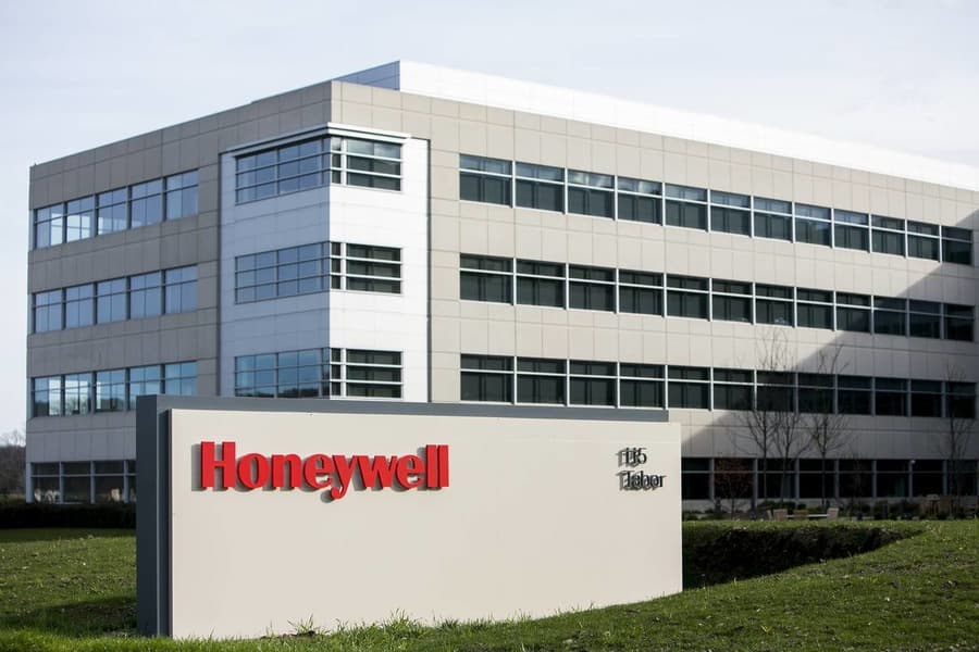 Jizzakh Petroleum Honeywell UOP texnologiyasi ishtirokida yangi neftni qayta ishlash zavodini quradi