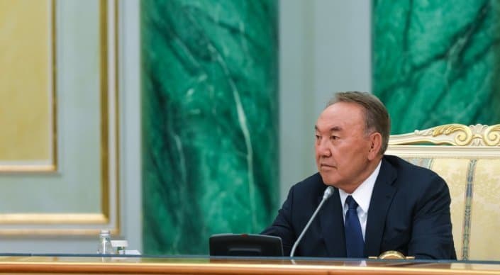 Назарбоев президентлар бир-бирига нима совға қилишини айтиб берди
