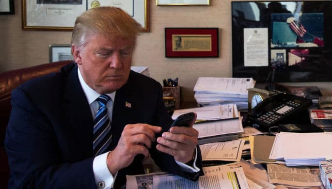 Трамп бир йилда қанча твит қолдиргани ҳисоблаб чиқилди