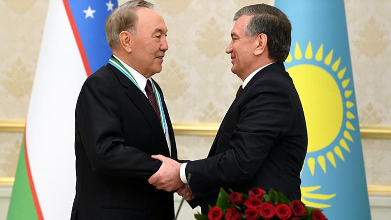 Мирзиёев поздравил Назарбаева и всех казахстанцев с Днем независимости