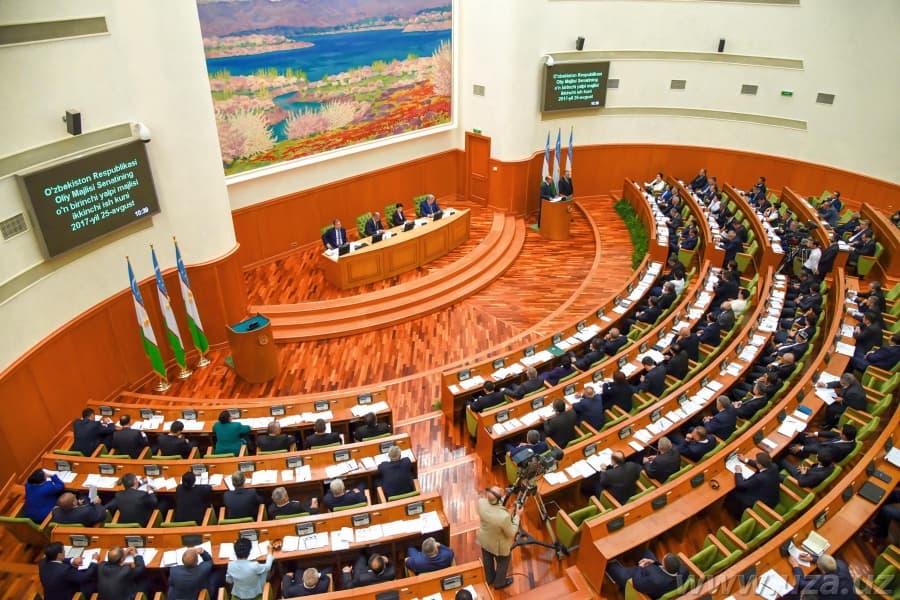 Senatorlar bosh vazir Abdulla Aripovga parlament so‘rovi yuborishga qaror qildi