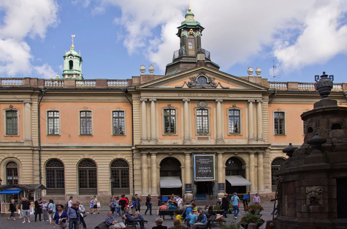 Nobel mukofotini topshiruvchi akademiya o‘zining to‘rt a'zosi iste'fosini qabul qildi