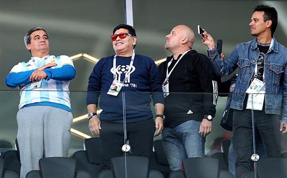 Марадона жаҳон чемпионатида ўзини сурбетларча тутмоқда